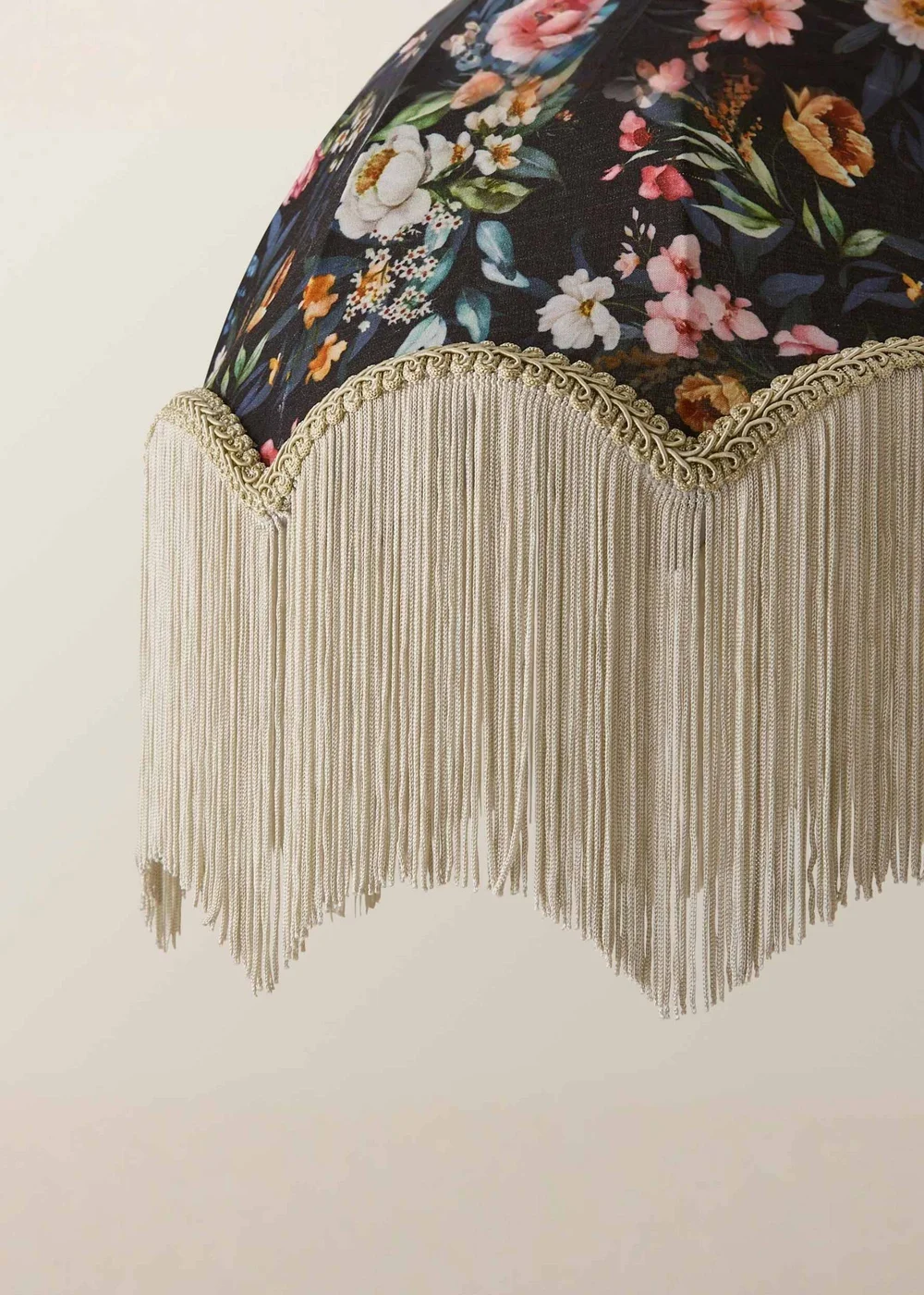 ValueLights Peony Scalloped Floral Fabric Classic Lamp Shade with Cream Tassels - One Size Image 4
