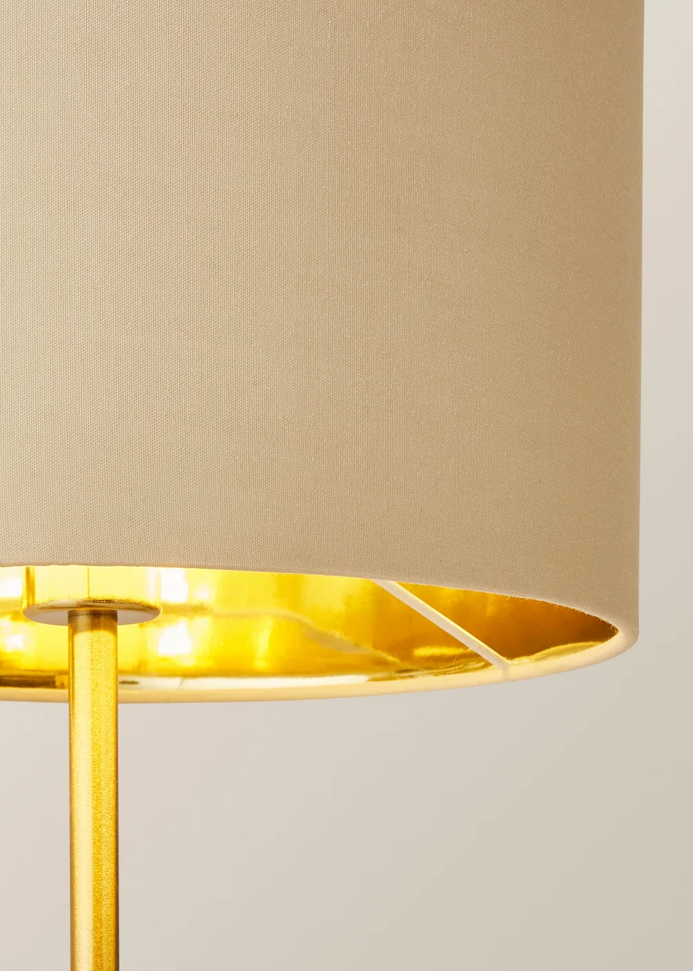 ValueLights Christina Natural with Metallic Gold Drum Shade Gold Palm Leaf Table Lamp - One Size Image 4