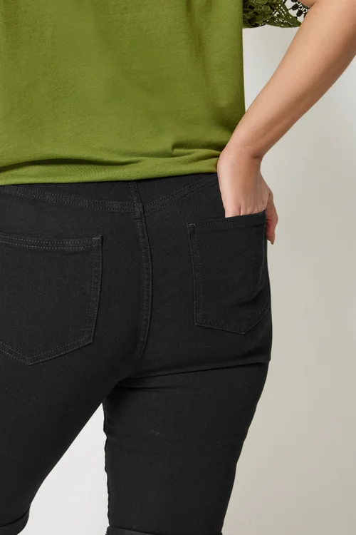 Yours Curve Black Turn Up Denim Shorts - 18 Image 4