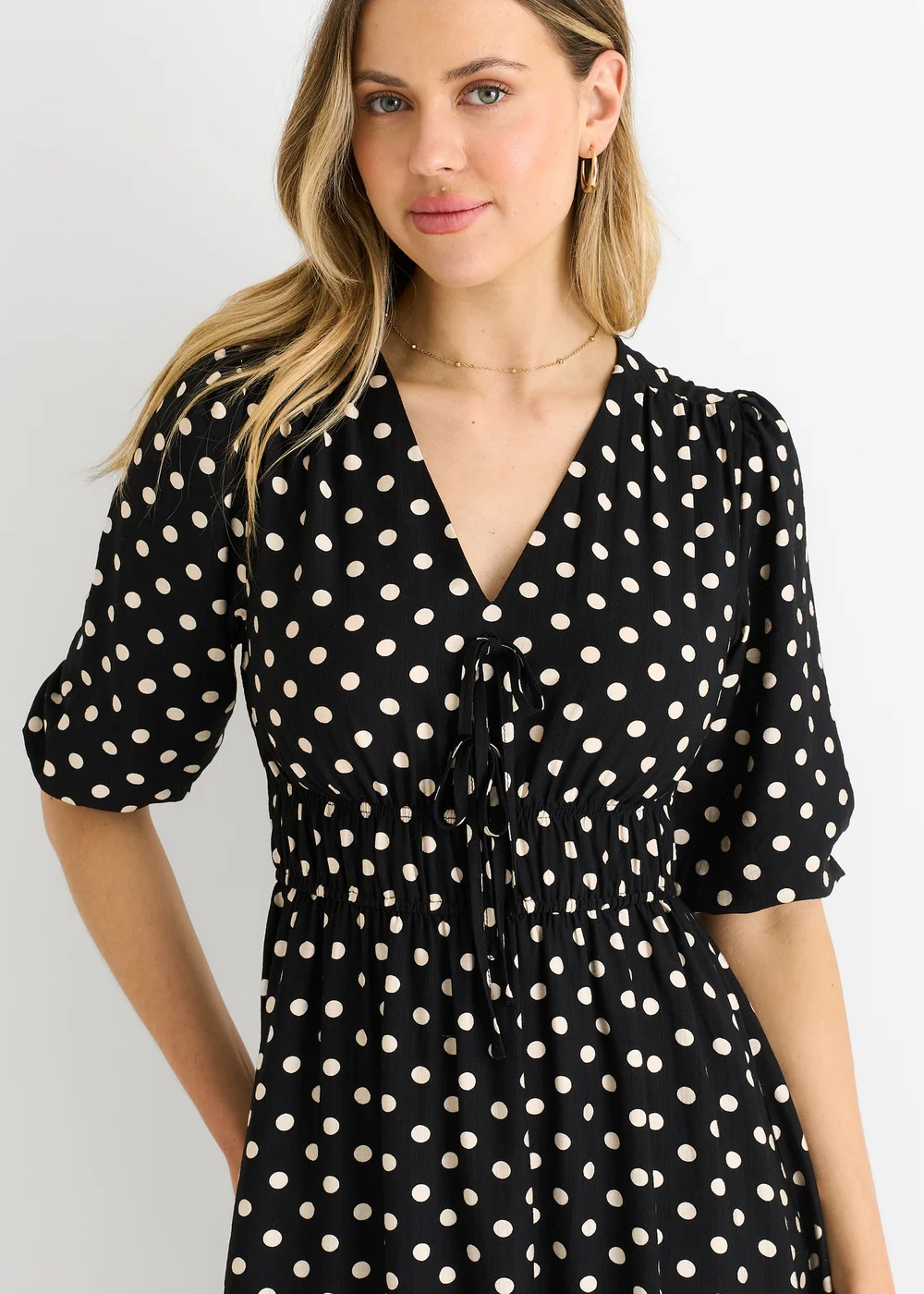 Gini London Black Spot Print Shirred Waist Shift Midi Dress - 8 Image 3