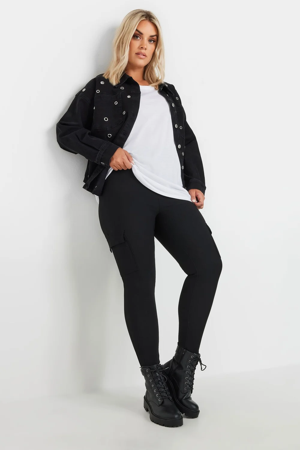 Yours Curve Black Cargo Leggings - 24 Image 2
