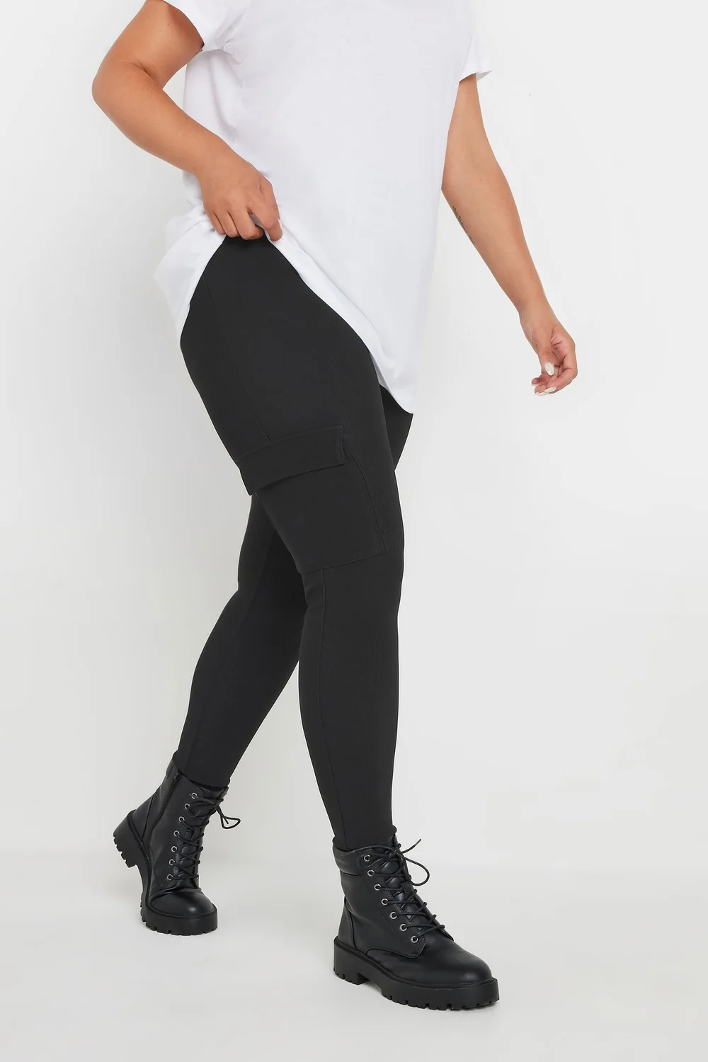 Yours Curve Black Cargo Leggings - 24 Image 1
