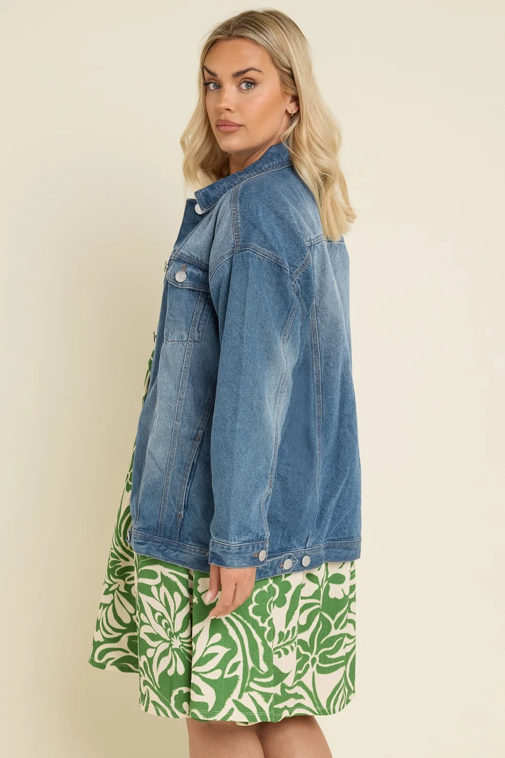 Yours Curve Blue Washed Oversized Denim Jacket - 18 Image 4