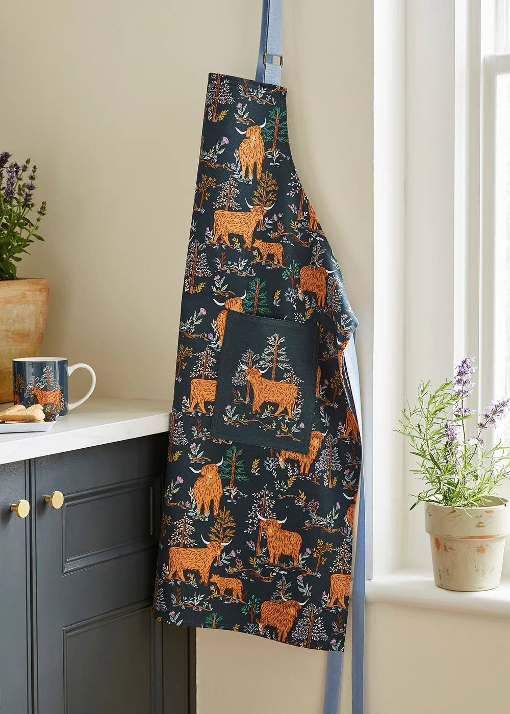 Ulster Weavers Connie the Cow Navy Apron - Cotton - One Size Image 2
