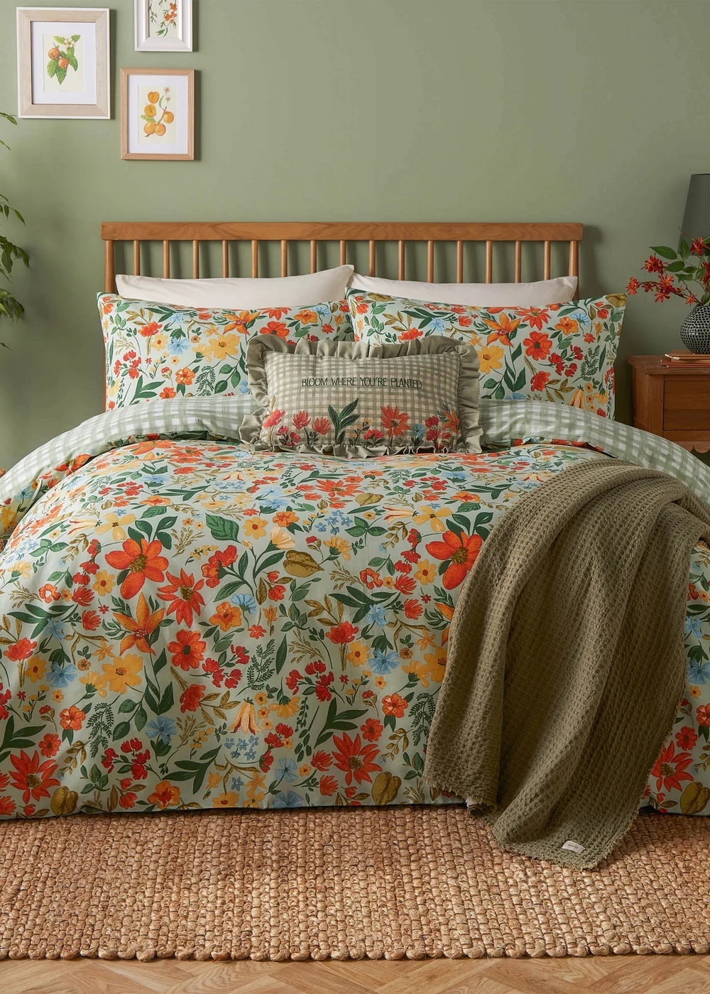furn. Meadowhaze Printed Green Duvet Cover Set - Double Image 1