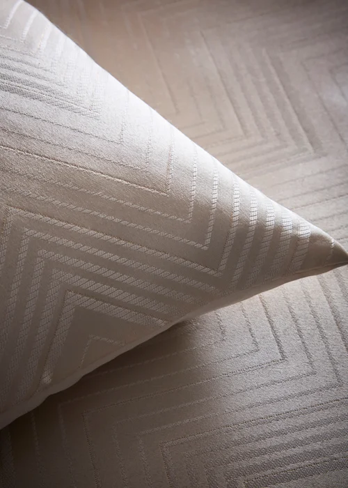 Laurence Llewelyn-Bowen Cocktail Reversible Ivory Duvet Cover Set - Double Image 3