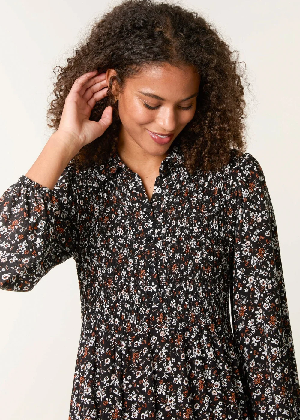Blue Vanilla Black Ditsy Floral Long Sleeve Shirred Maxi Dress - M Image 2