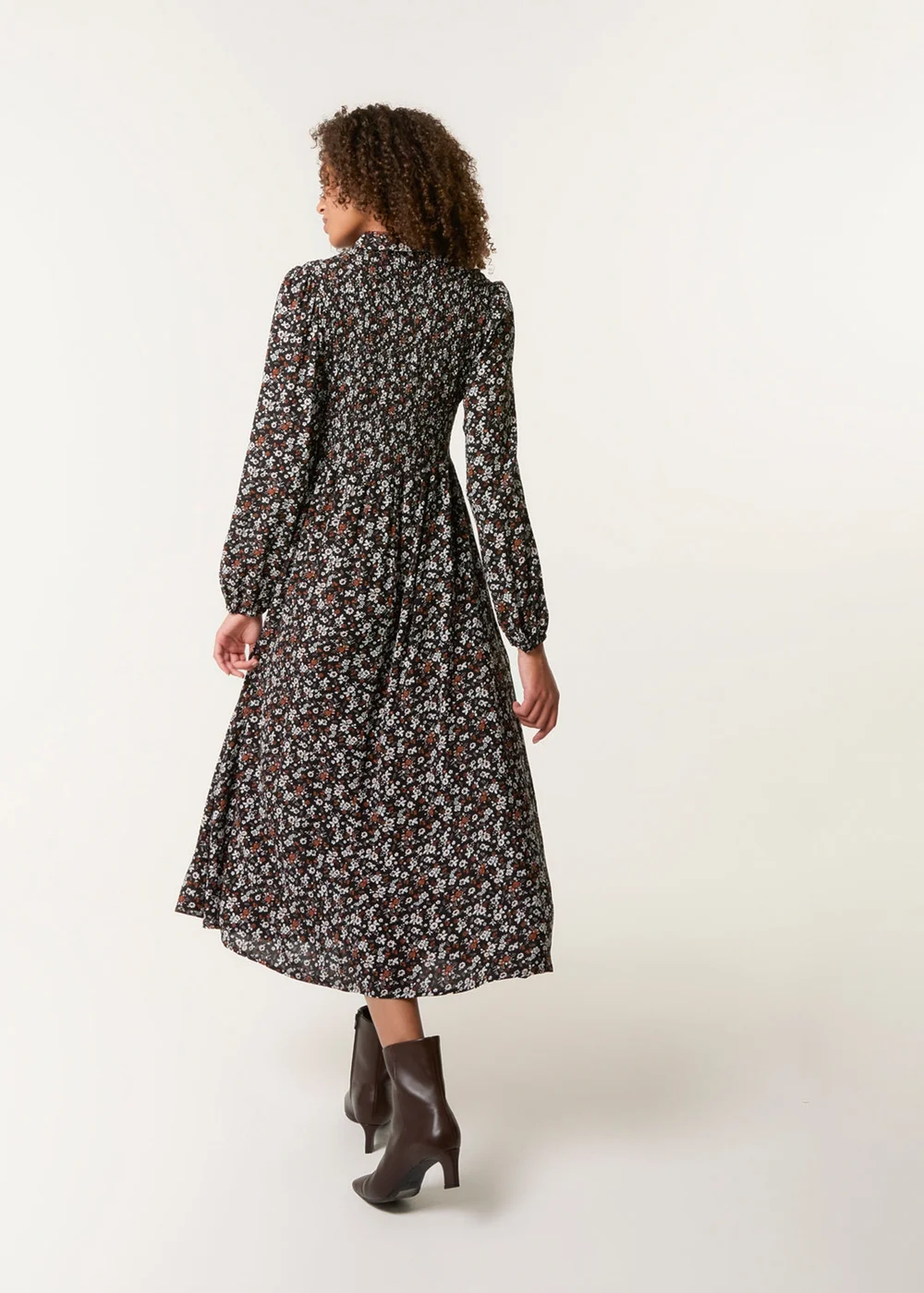 Blue Vanilla Black Ditsy Floral Long Sleeve Shirred Maxi Dress - M Image 4