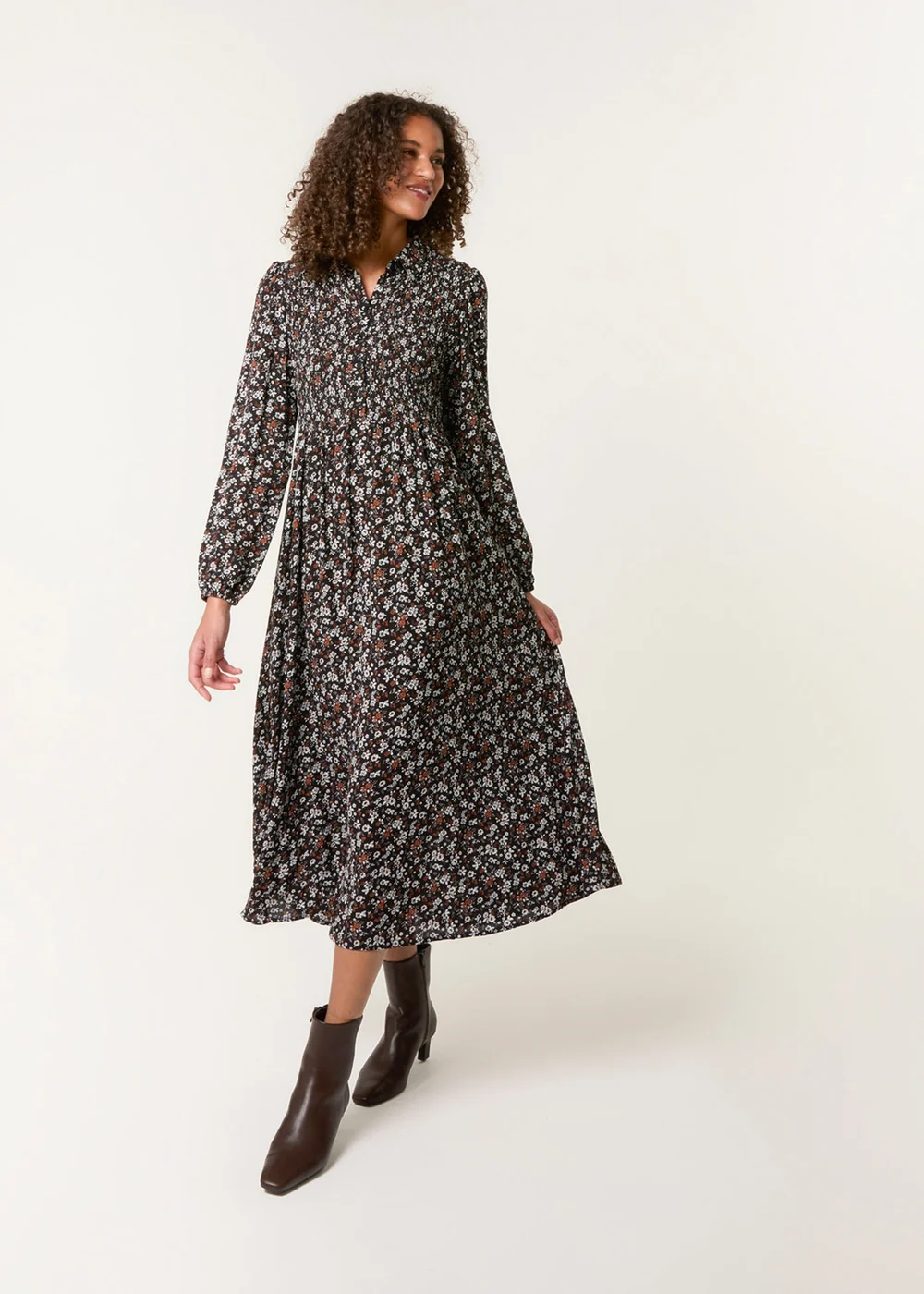 Blue Vanilla Black Ditsy Floral Long Sleeve Shirred Maxi Dress - M Image 1