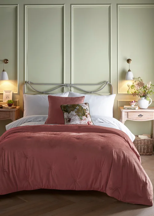 Appletree Austell Velvet Quilted Pink Bedspread - 150 x 220cm Image 1