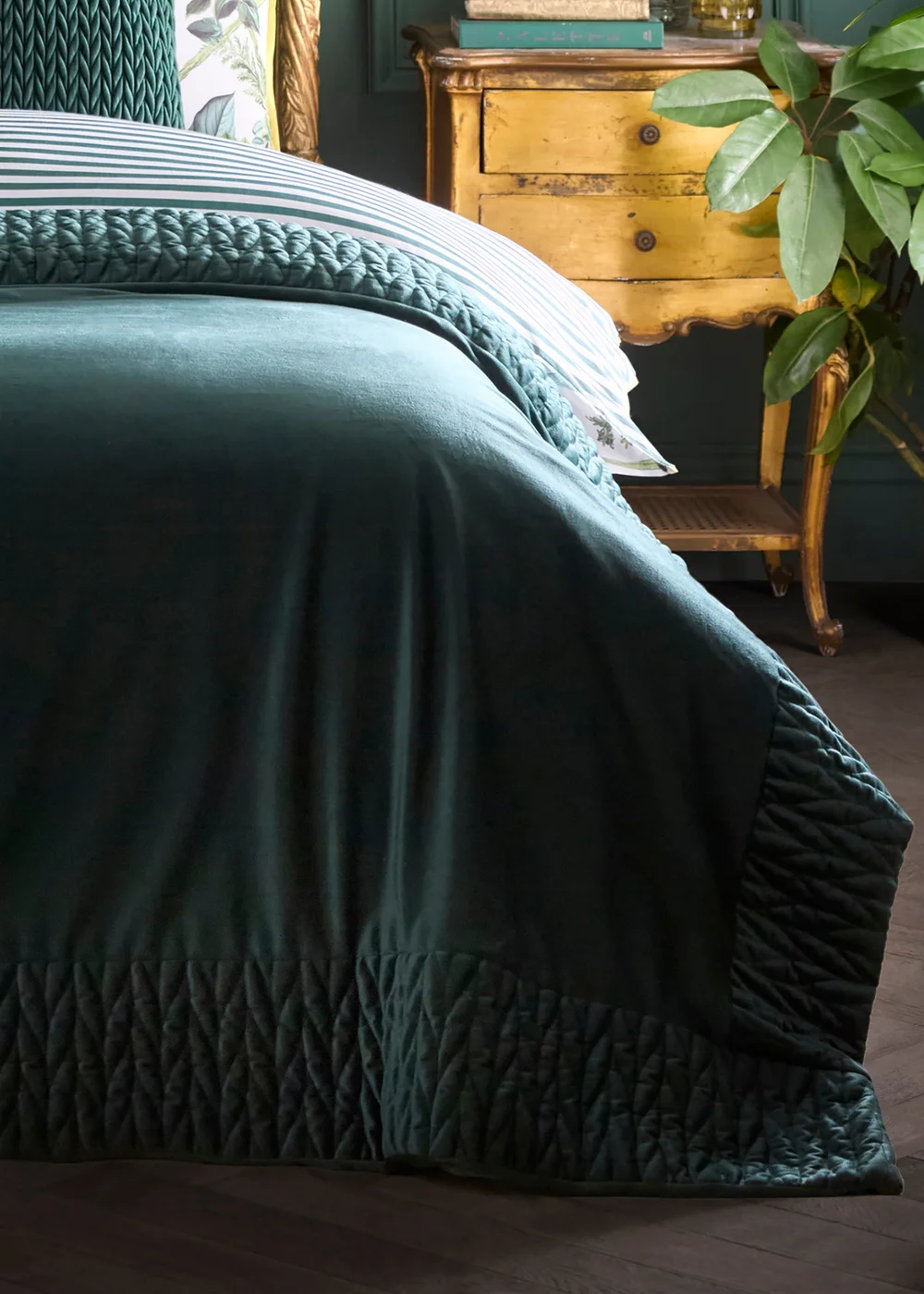 Laurence Llewelyn-Bowen Siena Velvet Bottle Green Bedspread - 150 x 220cm Image 1
