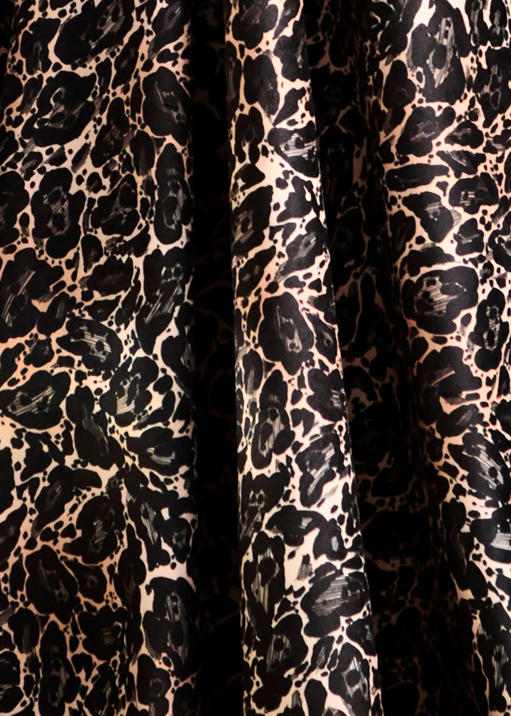 Laurence Llewelyn-Bowen Josephine Velvet Gold Throw - 130 x 180cm Image 4