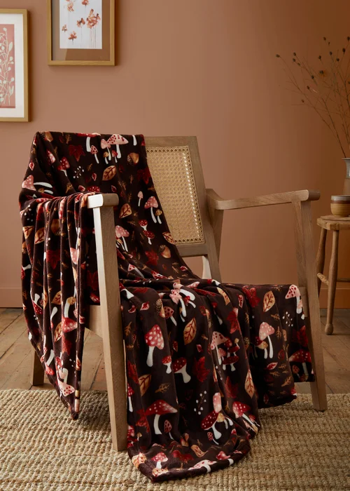Fusion Woodland Dreams Soft Fleece Chocolate Throw - 120 X 150 Image 1