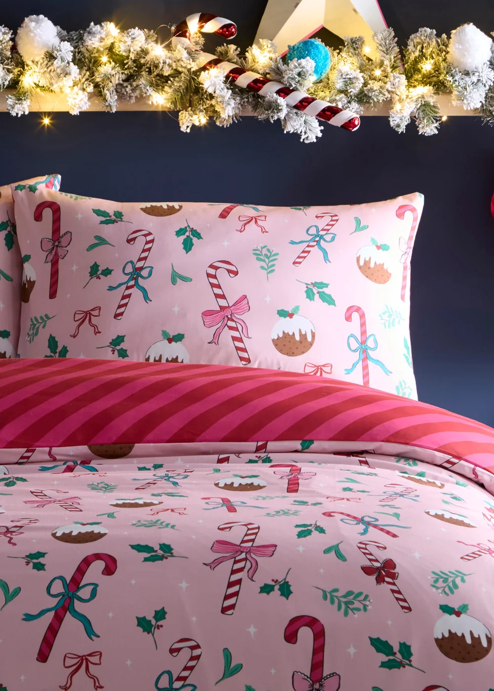 Fusion Festive Fancy Digitally Printed Pink Duvet Cover Set - Single Image 2