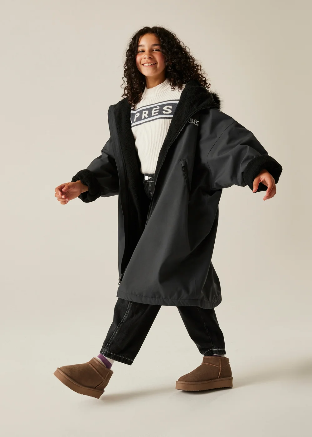 Regatta Slate Kids' Changing Robe - 3-5 Yrs Image 4