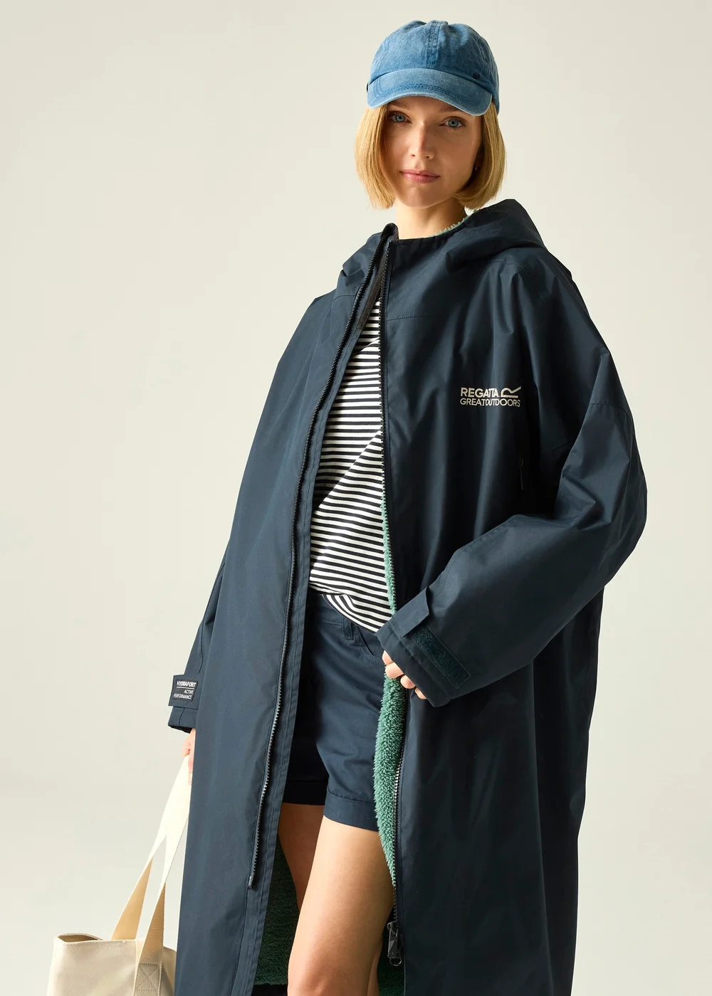 Regatta Navy Adult Waterproof Robe with Hydrafort Technology - L/XL Image 1