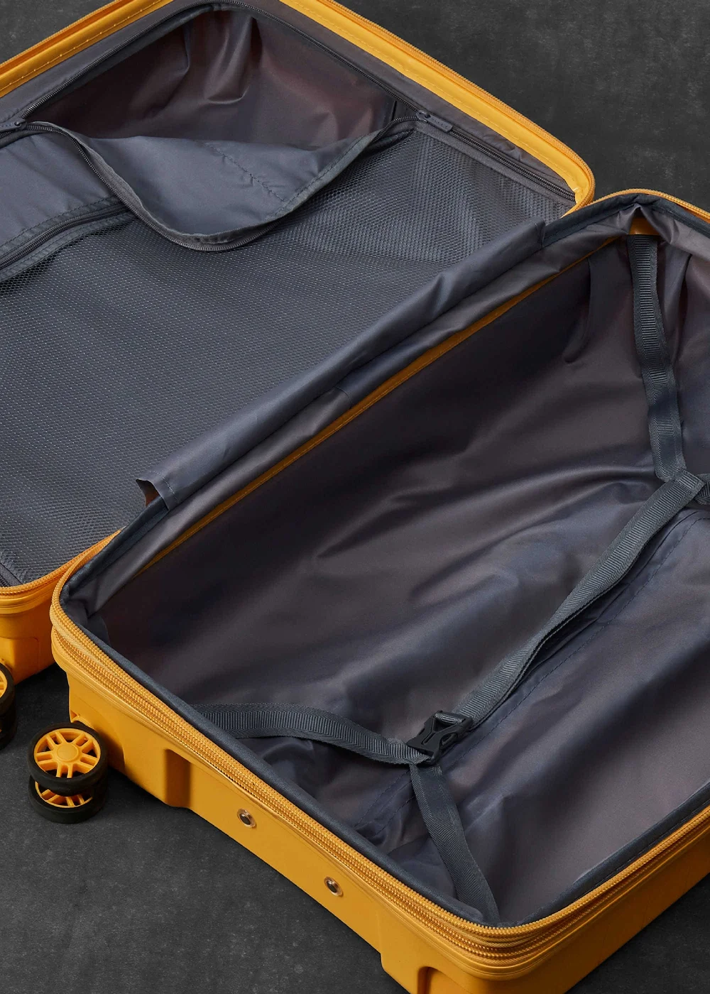 Rock Palma Suitcase Yellow - Cabin Image 5