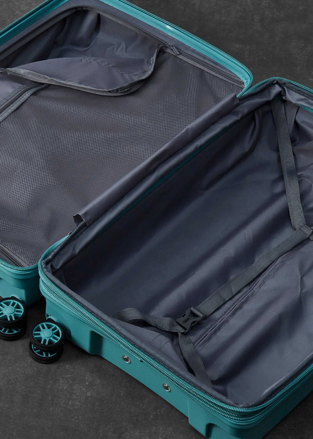 Rock Palma Suitcase Seafoam - Cabin Image 5