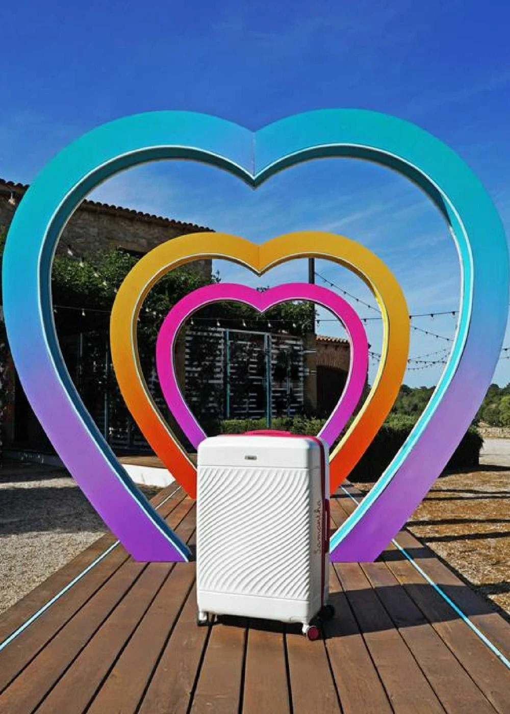 Rock Love Island Suitcase White/Pink - Cabin Image 6