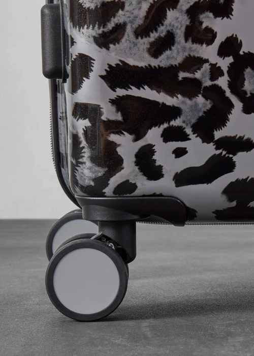 Rock Savannah Suitcase Snow Leopard - Cabin Image 3