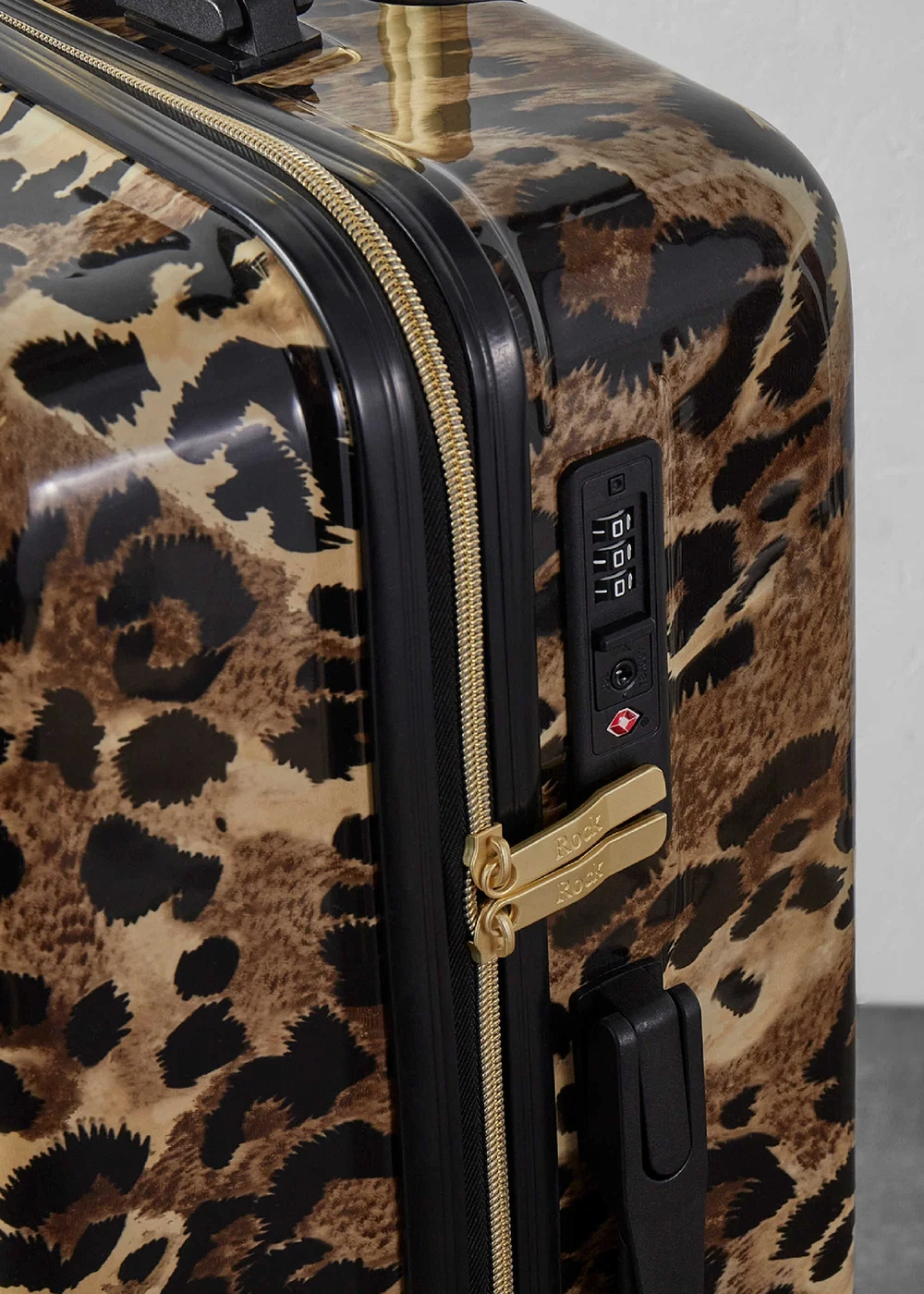 Rock Savannah Suitcase Gold Leopard - Cabin Image 5