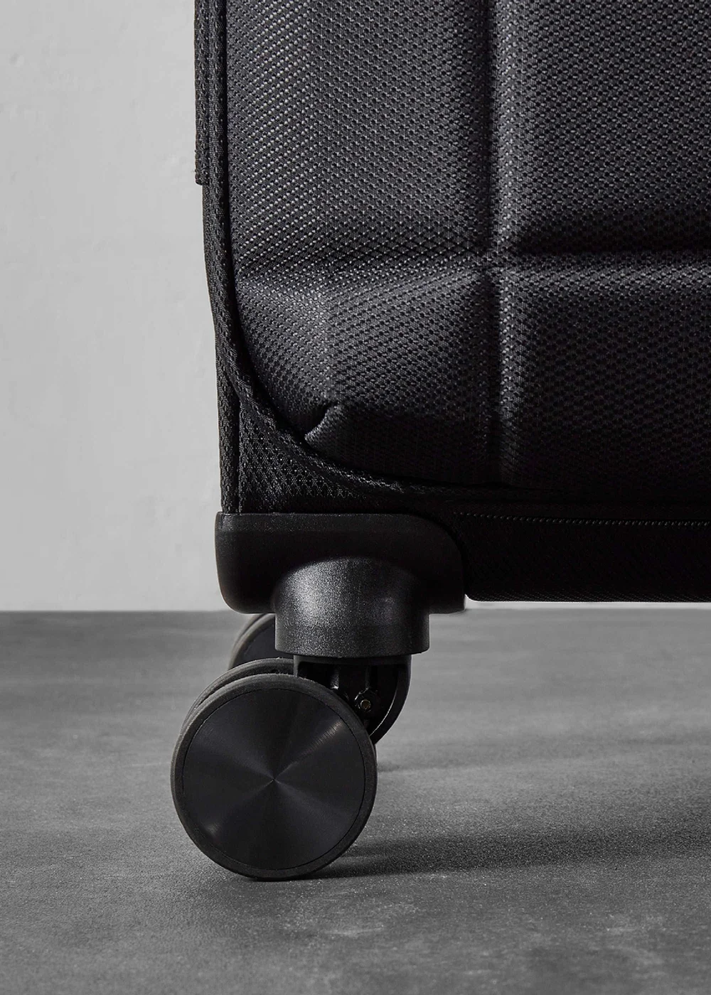 Rock Tokyo Suitcase Black - Cabin Image 3