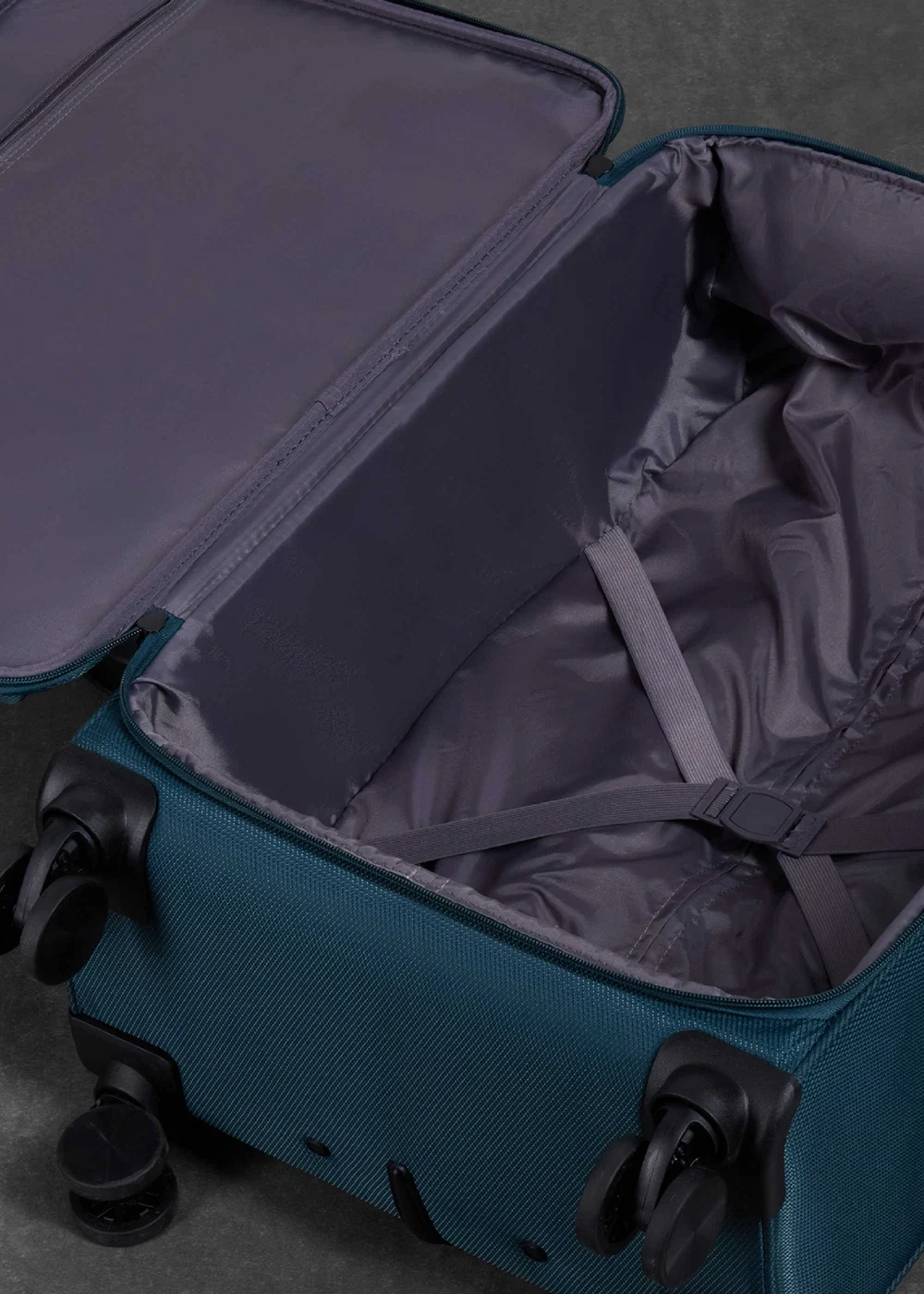 Rock Tokyo Suitcase Green - Cabin Image 4
