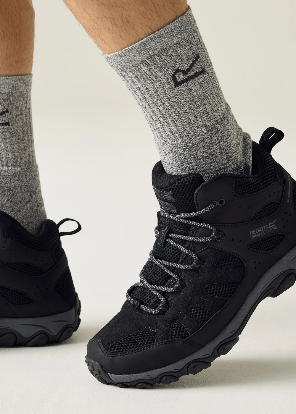 Regatta Black/Grey Edgepoint 4 Mid Waterproof Boots - 11 Image 4