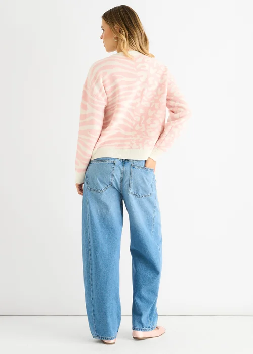 Gini London Pink Contrast Zebra Animal Knit Jumper - Small/Medium Image 2