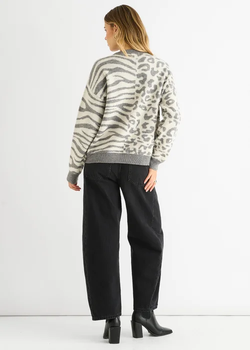 Gini London Grey Contrast Zebra Animal Knit Jumper - L/XL Image 2