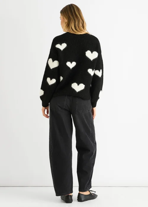 Gini London Black Contrast Heart Oversized Knit Jumper - Small/Medium Image 2