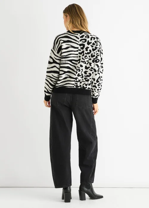 Gini London Black Contrast Zebra Animal Knit Jumper - Large/Extra Large Image 2