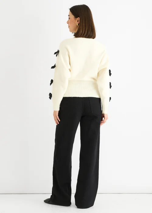 Gini London Cream Slash Neck Crop Bow Knit Jumper - Medium/Large Image 2