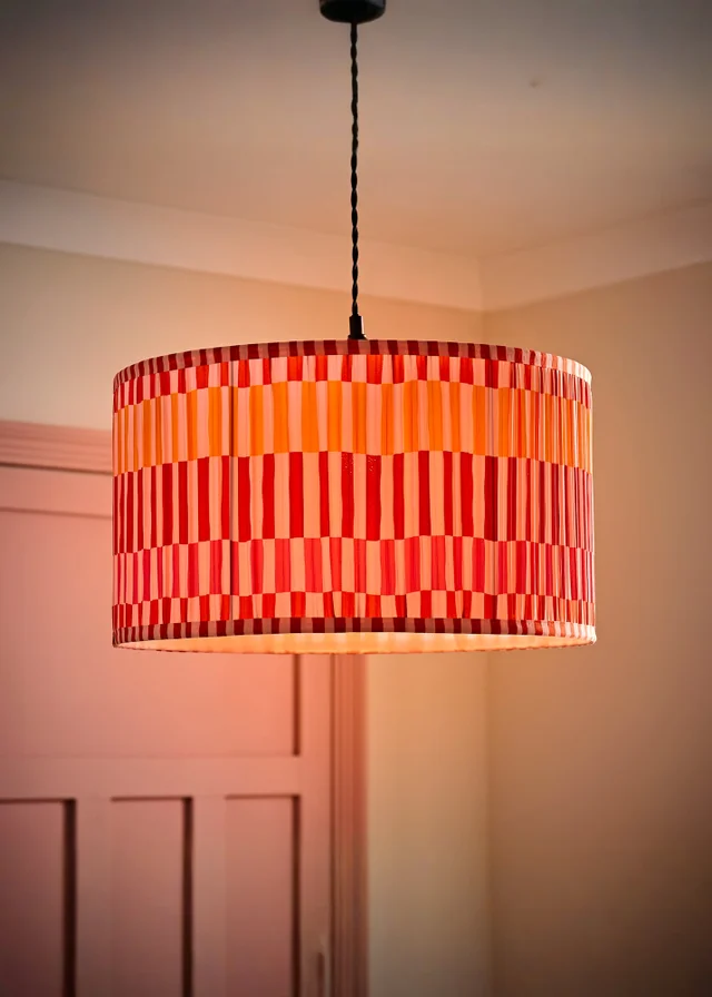 ValueLights Rae Large Pink Pleated Easy Fit Lampshade