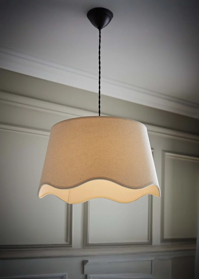 ValueLights Mabel Large Scalloped Natural Easy Fit Lampshade
