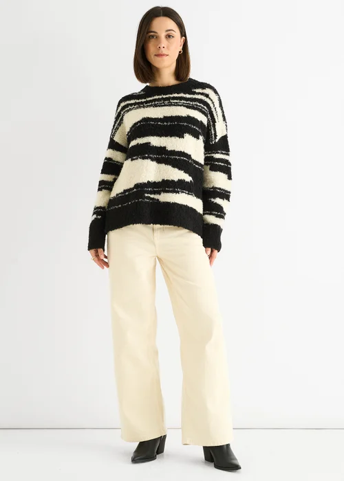 Gini London Mono Abstract Oversized Recycle Knit Jumper - S/M Image 1