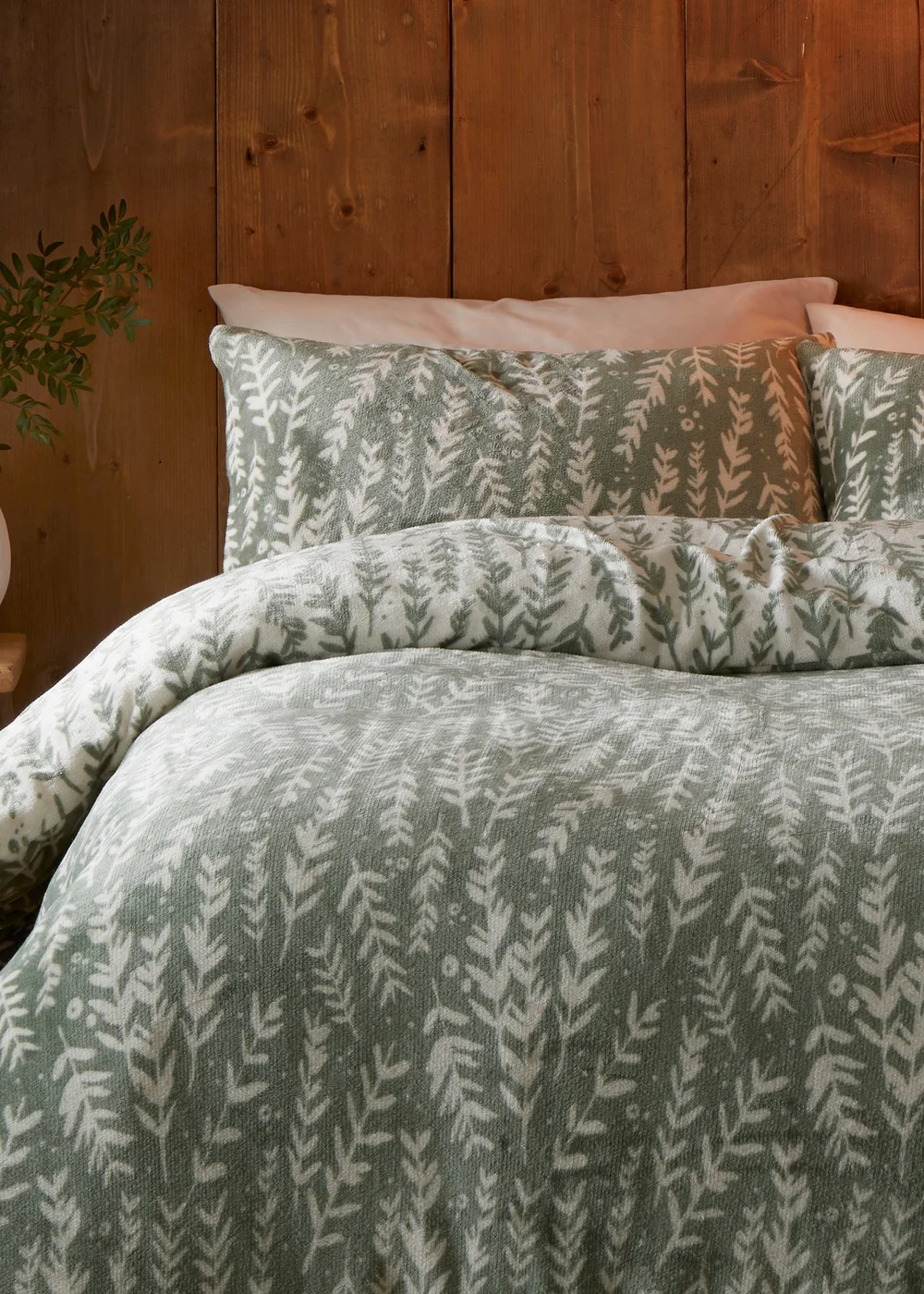 Fusion Winter Foliage Soft Fleece Green Duvet Cover Set - Single Image 2