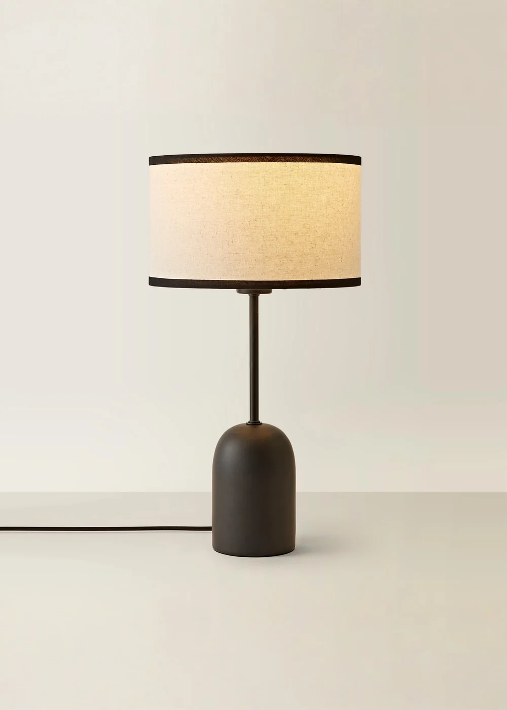 ValueLights Kaiden Dome Table Lamp with Black Trim Linen Shade - One Size Image 5