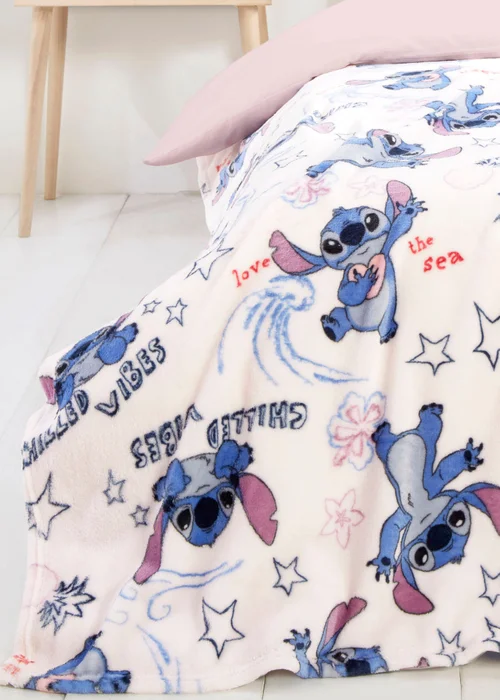 Stitch White Blanket - One Size Image 1