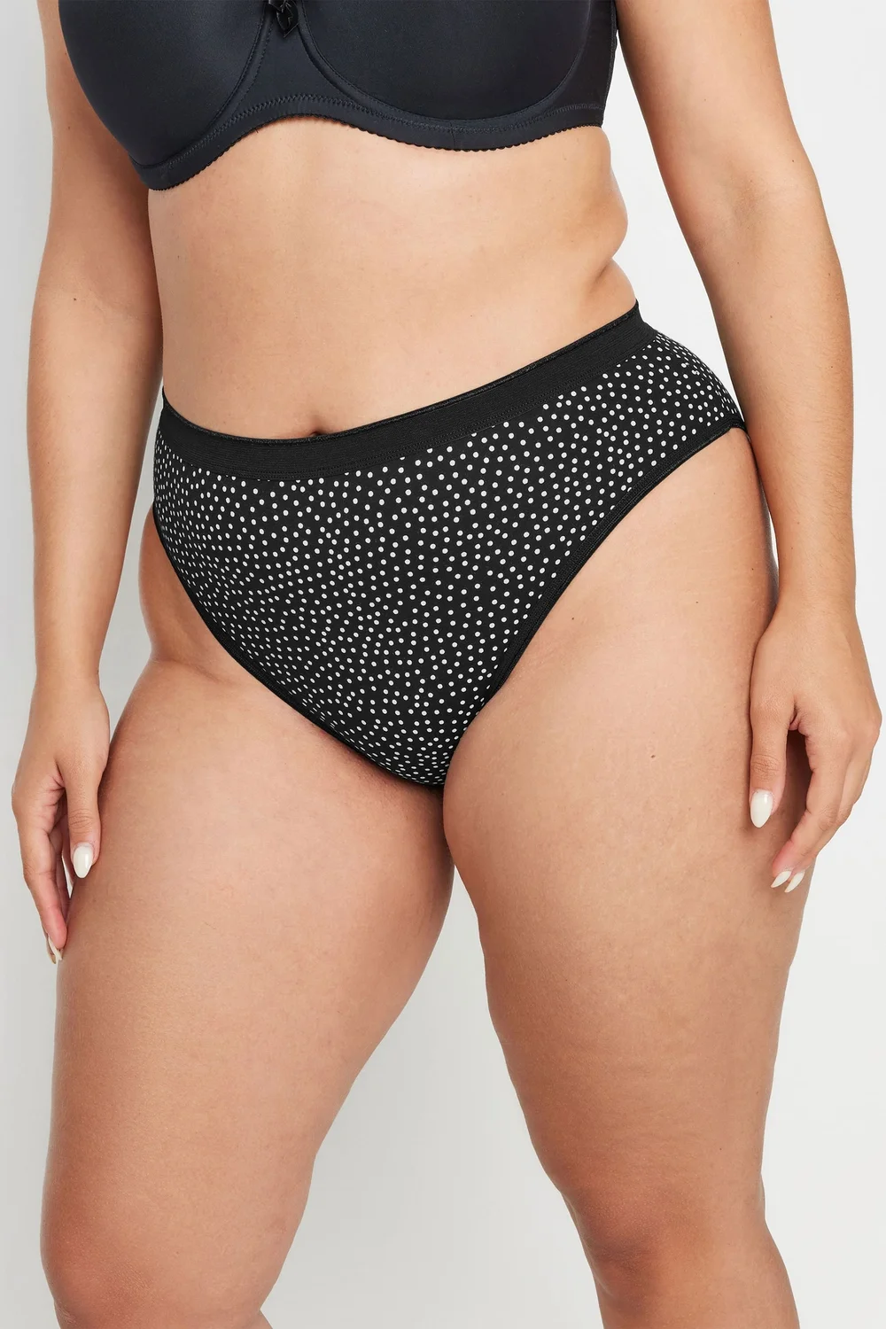 Yours 5 Pack Curve Black High Leg Knickers - 22-24 Image 2