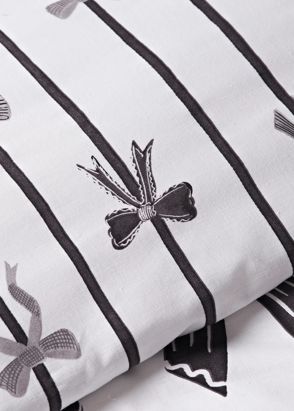 Black & White Bow Print Bedding - Single Image 3