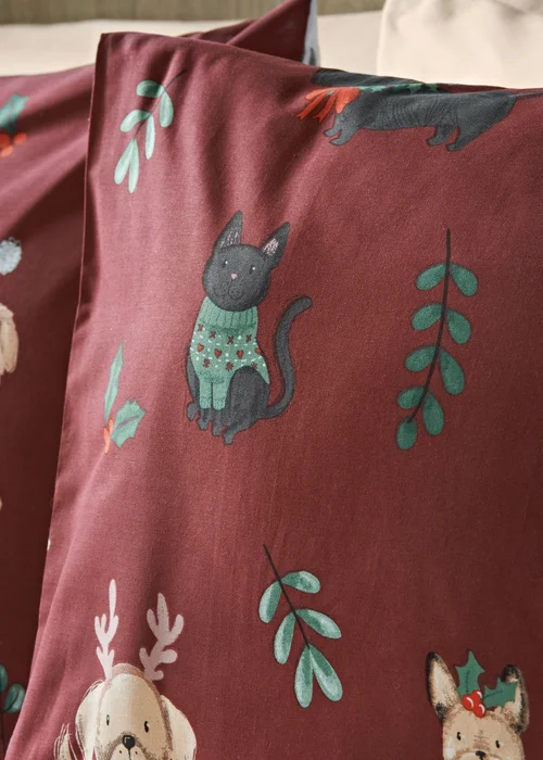 Red Christmas Dog Duvet Set - Single Image 2