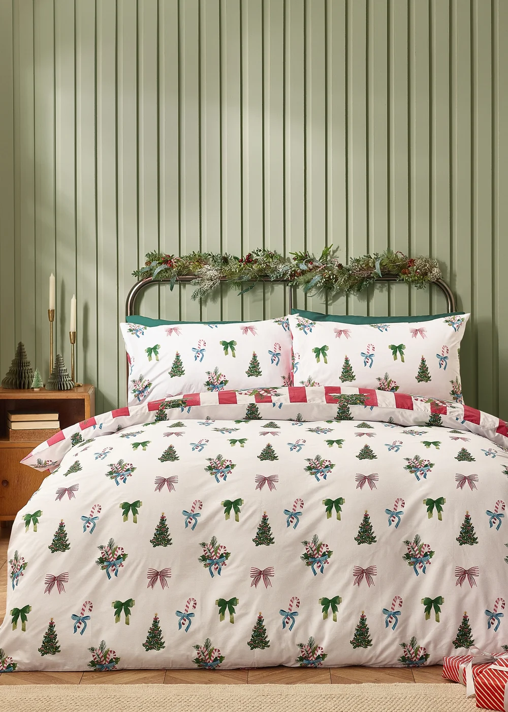 Catherine Lansfield Red Christmas Stripe Reversible Duvet Cover Set - Single Image 2