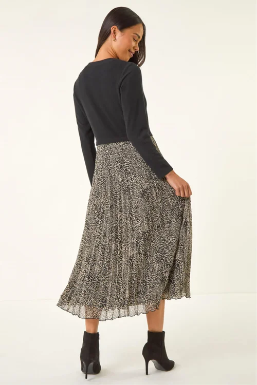 Roman Black Petite Print Pleated Midi Dress - 18 Image 3