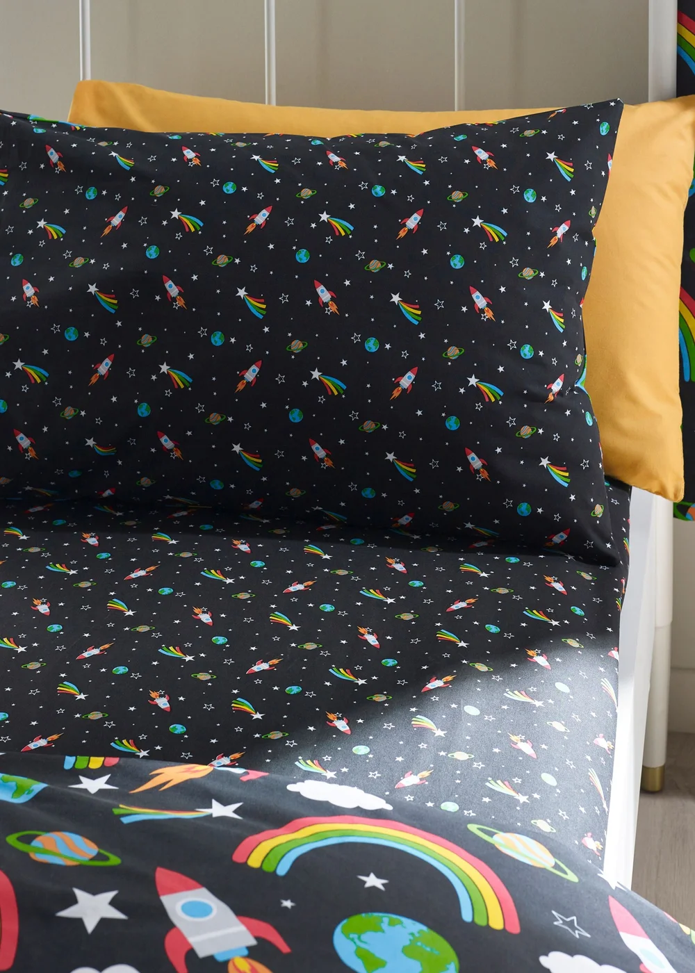 Catherine Lansfield Rainbow Rockets Fitted Sheet Black - Double Image 1