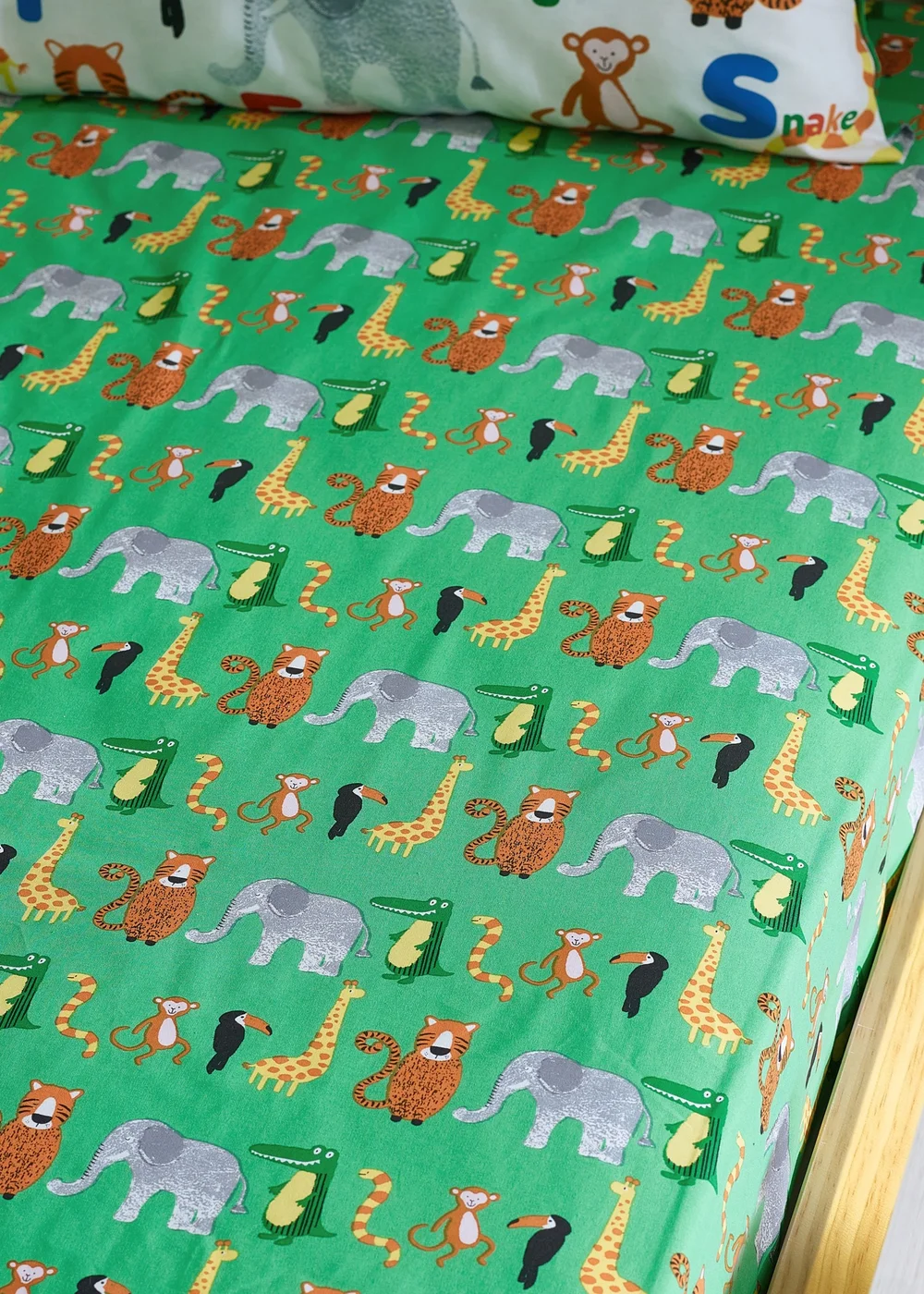 Catherine Lansfield Animal Magic Fitted Sheet Green - Single Image 1