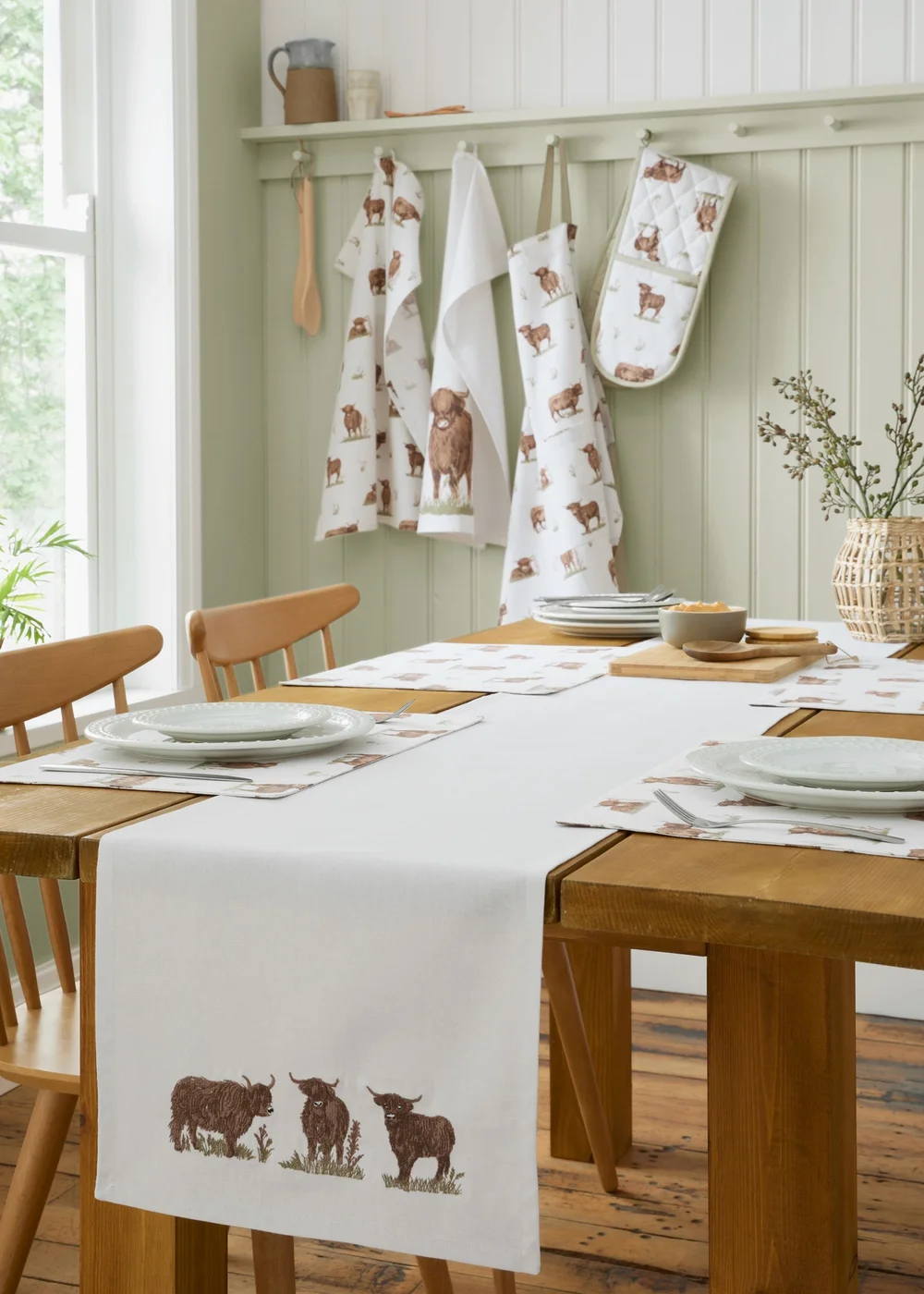 Catherine Lansfield Angus Highland Cow Cotton Dining Placemat 4 Pack Natural - One Size Image 2