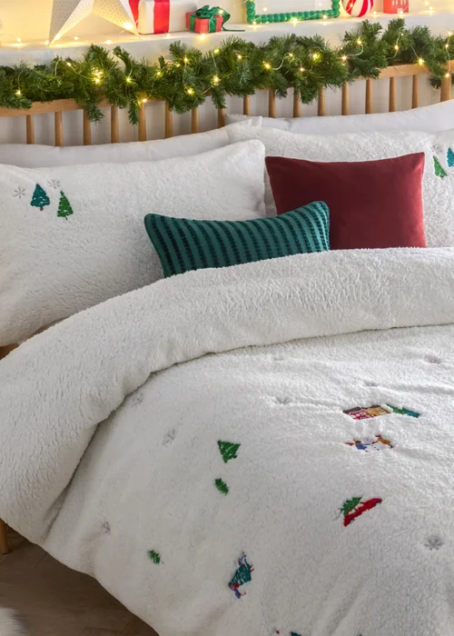 Furn Christmas Together Embroidered Fleece Snow Duvet Set - Single Image 2