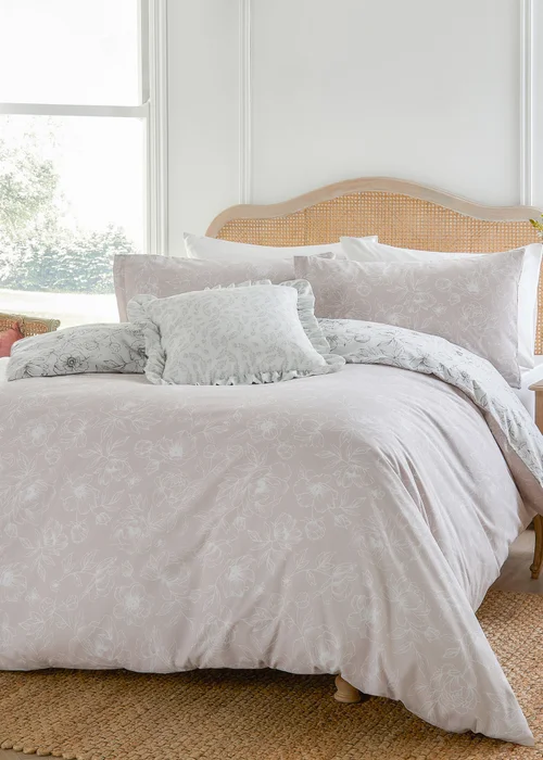 Wylder Nature Bella Reversible Floral Natural Duvet Set - Single Image 2
