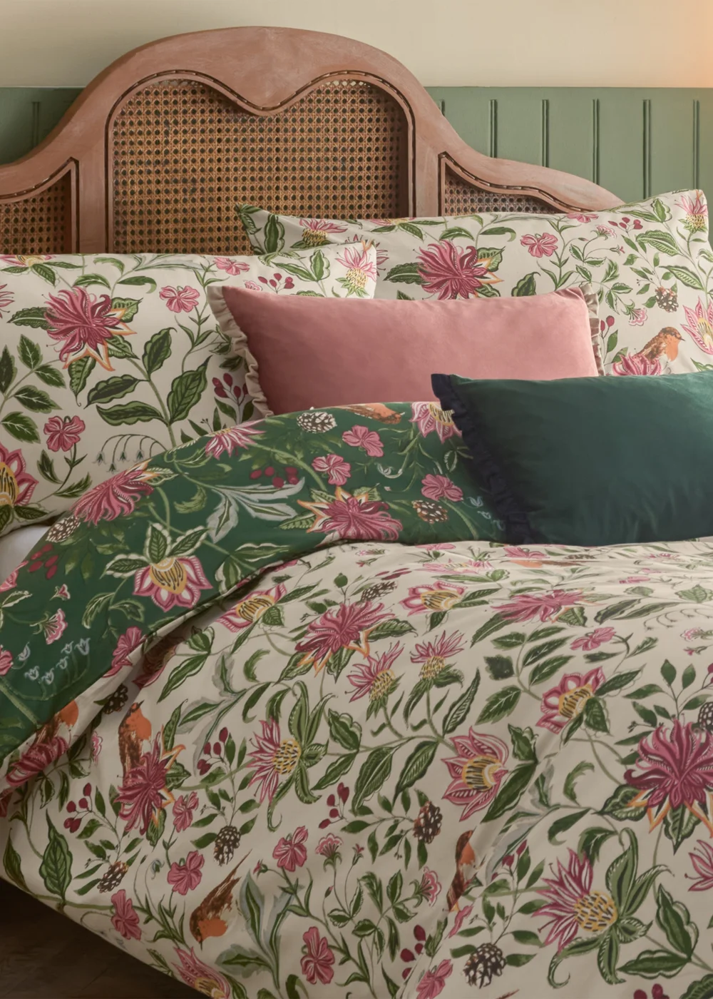 Wylder Nature Beatrice Reversible Floral Multicolour Duvet Set - Single Image 4